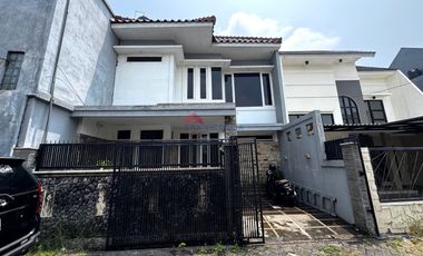 Rumah 2 Lantai Dijual Rp1,3 Miliar – SHM & Semi Furnished