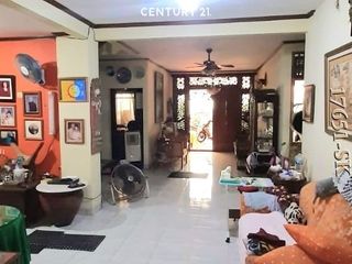 Dijual rumah dengan tanah luas dan halaman belakang luas bisa utk kolam renang di sektor 2 Bintaro Jaya