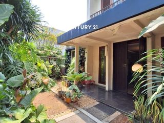 Rumah asri hook dijual di lokasi premium Sektor 2 Bintaro akses strategis dekat ke pusat perbelanjaan, sekolah, rumah sakit, stasiun KRL, pintu tol