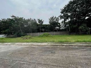 Lot for sale in the Orchard Dasma