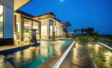 Villa mewah dengan di kelilingi sawah di selemadeg timur tabanan dekat pantai beraban dan pantai pasut