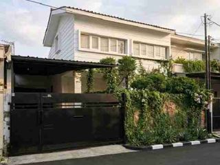 Dijual Rumah 2 Lantai Siap Huni Lokasi Strategis Sersan Bajuri Dekat UPI