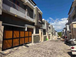 DI JUAL RUMAH SEMI VILA BARU DEKAT PANTAI SANUR Jl. SEKAR SARI SANUR KAUH DENPASAR