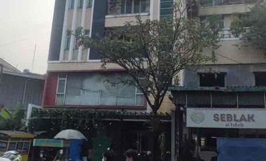 Gedung 4 Lantai Strategis – Cocok untuk Kantor, Usaha & Investasi