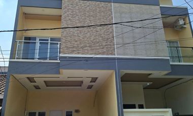 Dijual Rumah Bagus & Siap Huni di Harapan Indah Bekasi