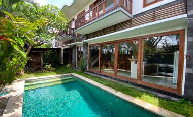 di jual villa di seminyak kuta bali dengan kolam renang pribadi