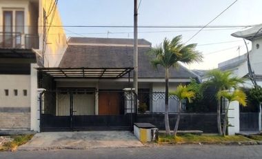 Rumah Sutorejo Utara Strategis Row 3 mobil