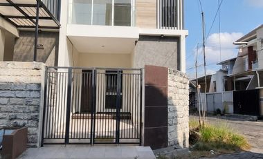 Rumah Sutorejo Timur Hook Row 2 Mobil