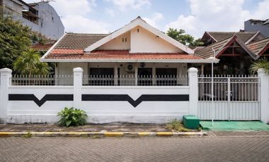 Rumah Wisma Permai Row jalan 2.5 mobil Hook