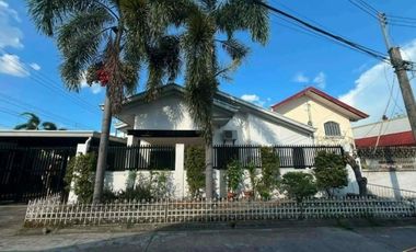 FOR SALE CORNER BUNGALOW HOUSE FULLY FURNISHED IN ANGELES CITY NEAR ROBINSON AND COMMERCIAL AREAS