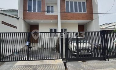 Hunian Brand New 2 Lantai di Cengkareng Jakarta Barat, SHM & Siap Huni