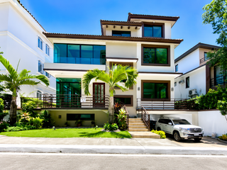 Mckinley Hill Village House for Rent in Taguig City 5 Bedroom 5BR