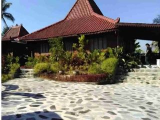 RUMAH LIMASAN JATI DI KAWASAN PERBUKITAN KALIBAWANG – KULON PROGO | TANAH 1.420 M²