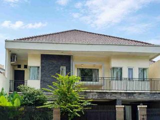 DIJUAL – Rumah Megah 2 Lantai LT 979 m² Cocok Hunian/Kantor 🏠🌳✨