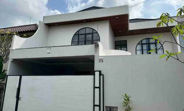 Villa Modern Tropis Taman Mumbul Nusa Dua Bali