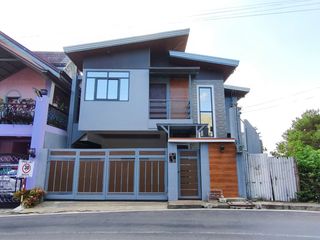 Bakakeng Sur, Baguio City RFO Semi-furnished Single-detached 2-Storey House and Lot w/ 1 CG + Pocket Garden near SLU Annex || DCP