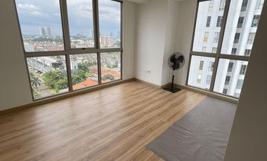 MIDTOWN SIGNATURE CORNER UNIT MEWAH 2 BEDROOMS AC GRANITE TILES & PARKET SEMI FURNISHED
