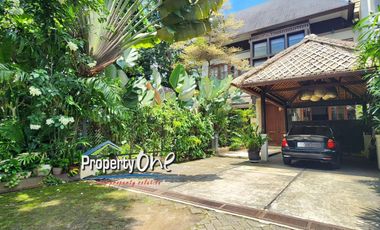 Jual Rumah Mewah Full Furnish 3 Lantai di The Castilla, Lengkap dengan Kitchen Set & Home Theatre, Dekat AEON Mall, ICE BSD, The Breeze & Tol BSD