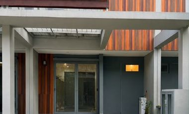 Rumah 2 Lantai di Kota Harapan Indah Bekasi. Dalam Cluster, Full Furnished