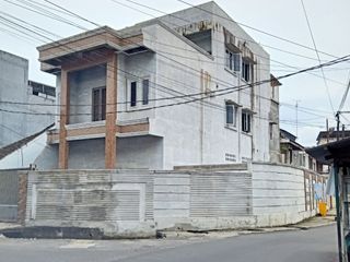 Rumah 3 Tingkat Jl Pisang Medan Barat