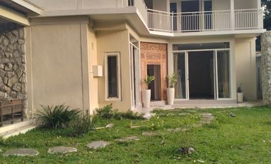 VILLA 2 LANTAI DI JL AYANI UTARA DENPASAR UTARA DEKAT TAMAN & RS