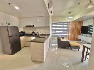 FOR RENT - LARGE 1BEDROOM WITH SEA AND MOUNTAIN VIEW IN MANDANI BAY, MANDAUE CEBU. WITH BALCONY.
