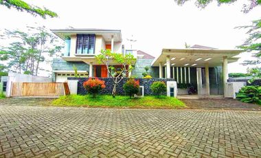 Di Jual Rumah 2LT Di Ixora Valley Araya - Malang  

Spesifikasi :
Luas Tanah : 480m²
Dimensi : 24 x 20
Luas Bangunan 372 m²
Kamar Tidur 4+1 
Kamar Mandi 3+1 

Kusen + Daun Pintu
Kitchen set
Bahan dari kayu jati

Pantry , Mini bar
Lemari di ruang kluarga, bahan DUCO

Air Panas Solartub
AC Tiap Kamar
Kolam Renang 5 x 11,5
Taman
Kolam ikan

PLN = 5.500 &  2.200
Air = PDAM 
Hadap TIMUR
SHM

Harga JUAL 10  M