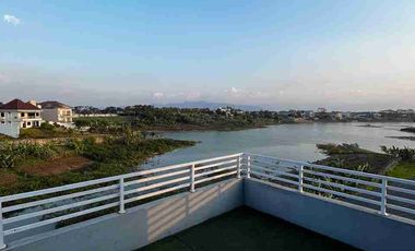 rumah kota baru parahyangan view danau