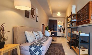 Fully-Furnished 41.5sqm 1BR Unit w/ Income Stream & 1 Parking Slot at Uptown Parksuites - Tower 2, Taguig City