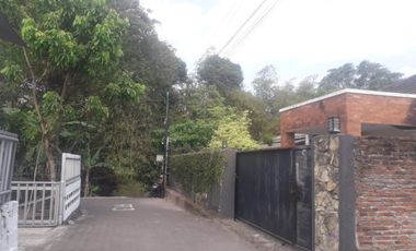 Dijual Rumah Asri Dengan Sisa Tanah Luas Lokasi Di Sinduadi Dekat JCM