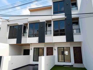 rumah mewah 2 lantai di SETIABUDI dekat stasiun LRT jakarta selatan