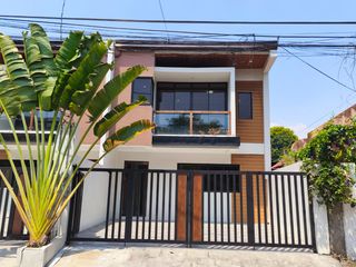 11.5M only Ready for Occupancy Townhouse for Sale in BF Resort Las Pinas Talon Dos - JB
