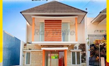 Rumah Minimalis 2 Lantai LT 117m² LB 90m² LD 8m Hadap Utara 4 KT 2 KM Listrik 1300W di Perumahan Grand City Park Kwangen Gemolong Sragen