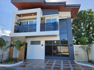 Income-Generating Resort Villa near Clark for Sale!