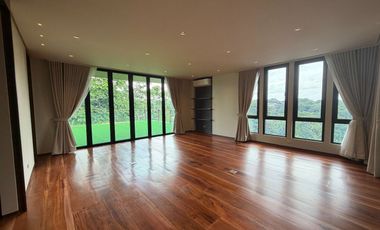 Modern 5 Bedroom Luxury Home with Elevator and Pool in Ayala Westgrove Heights, Cavite - RR1779