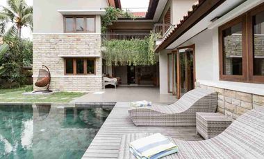 Villa Mewah Jalan Kaki ke Pantai Seminyak Bali