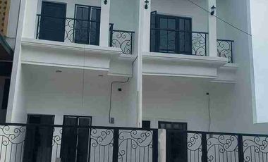 DIJUAL 2 UNIT RUMAH DI KOTA HARAPAN INDAH BEKASI
