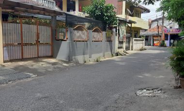 RUMAH STRATEGIS DI PONDOK LABU JAKSEL CUMA 12 MENIT KE MRT FATMAWATI.