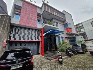 dijual Gedung 2 & 3 Lantai