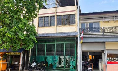 DIJUAL atau DISEWAKAN! Ruko Pinggir Jalan Raya Kapuk Penjaringan Jakarta Utara LB 304m Parkir Luas Cocok Usaha & Kantor