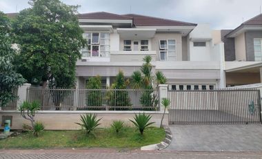 Rumah mewa 2 lantai di Pury galaxy dkt araya pakuwon galaxy mall