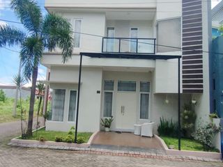 DIJUAL RUMAH 2 LANTAI POSISI HOOK – AREA SUHAT, MALANG DEKAT KAMPUS BRAWIJAYA