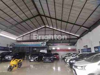 Disewakan / Dijual showroom mobil dan gudang strategis