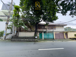 New Manila Old House — Selling at Lot Value