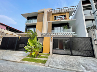 Premium Luxury Duplex Residence near Bonifacio Global City
