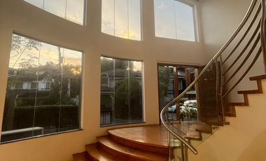 5BR House for sale in Acropolis Quezon City