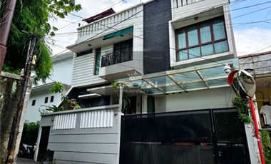 Rumah Mewah Kemang Selatan SHM Ada Pool Dekat Kemang Village