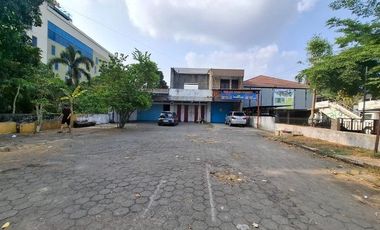 3 Ruko Eksklusif di Jl. Laksda Adisucipto - Potensial untuk Bisnis & Investasi