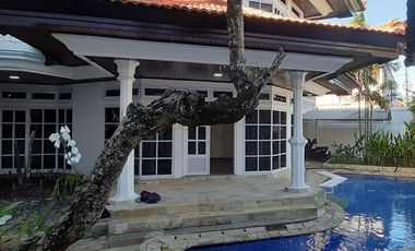 For Sale House  Dijual rumah semi villa  lantai 2 area tuban semi furnish dekat bandara ngurah rai badung