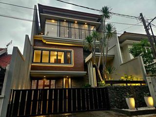 TURUN HARGA Rumah 3 Lantai Araya 3,59M SHM  Dekat MERR dan Galaxy Mall